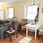With 1 Bedroom פורת אים וואלד