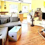 With 1 Bedroom פורת אים וואלד